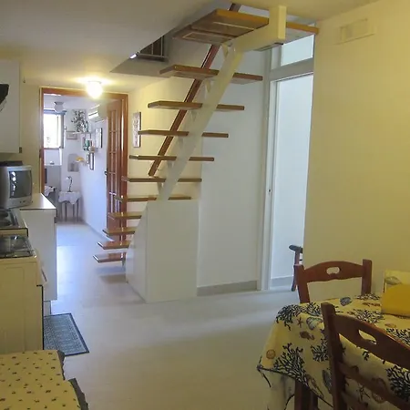 Bed & Breakfast Apollo 4*