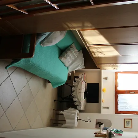 Apollo Bed & Breakfast