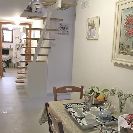 ベッド・アンド・ブレックファスト Apollo カプリ